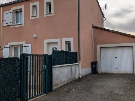 villa récente dans résidence sécurisée