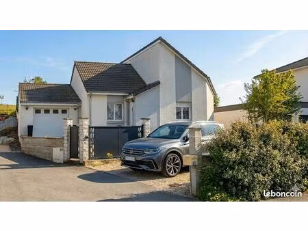 maison contemporaine (2015) - 81m2 - piscine (hors-sol) et jardin