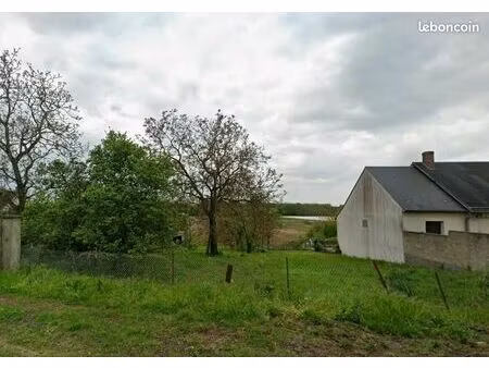 terrain à montlivault