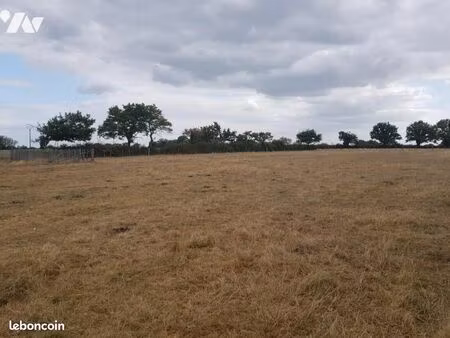terrain 690 m² boussay