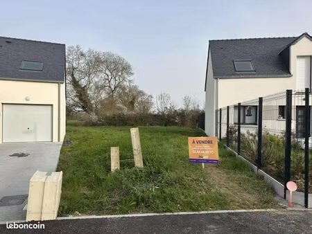 terrain 293 m² trelaze