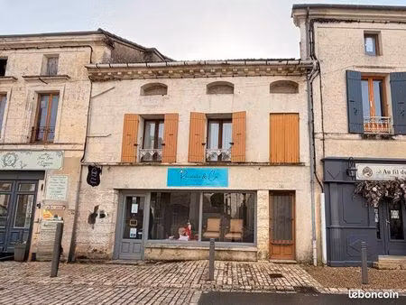 immeuble 118 m² villamblard