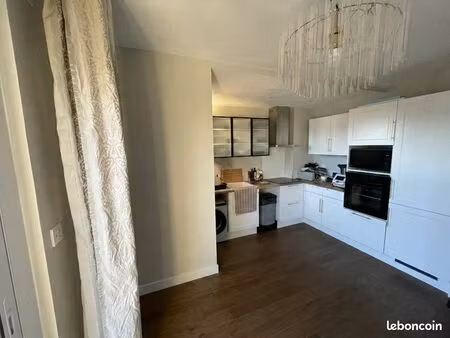 le grau-du-roi – t2 48m² dernier étage – entièrement rénové – balcon – clim