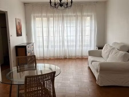 à louer centre-ville lectoure