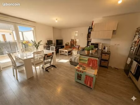 beau t3 en rdc avec balcon et accès pmr oullins bussière zola