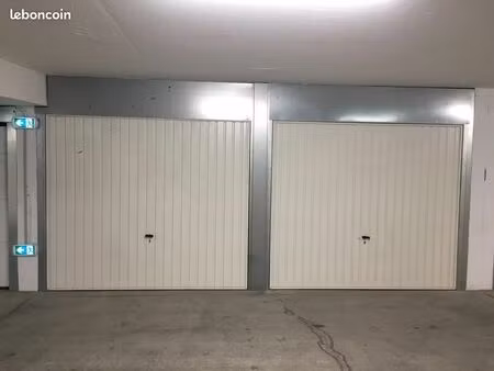 double garage/ parking/ box