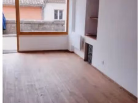 local commercial au coeur du village