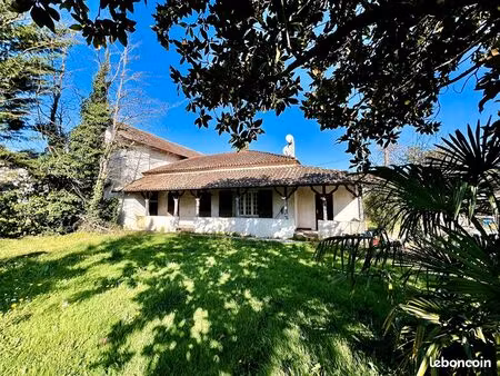 maison 7 pièces 211 m²