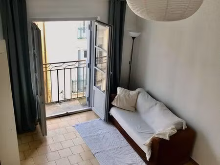 petit loft lumineux avec balcon – centre historique ◊ grand’rue jean moulin – montpellier 