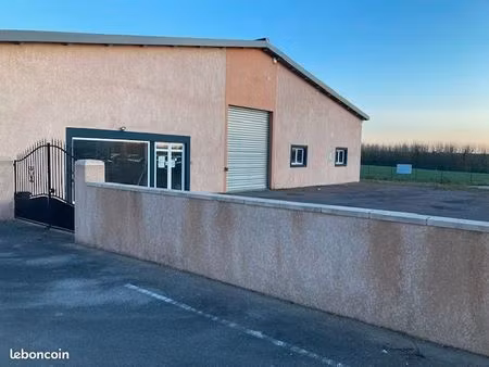 local d'activites et bureau