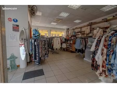 boutique 338 m² etain