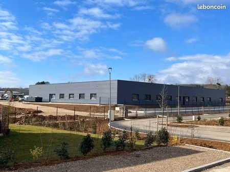 bâtiment industriel et commer