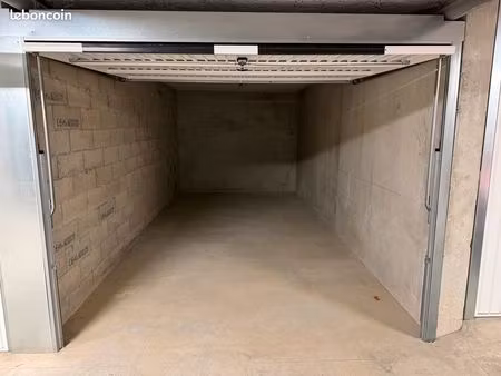 location garage fermé à décines-charpieu