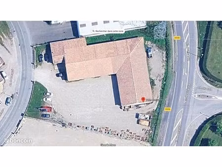 local commercial 1100 m²