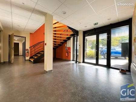 local 673 m² caen