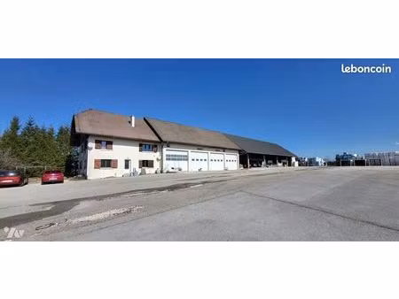 local divers 850 m² frasne
