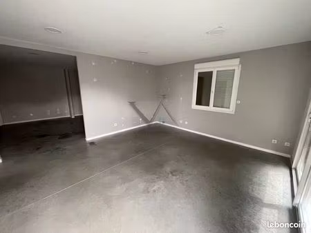 local 400 m² montboucher-sur-jabron