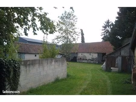 ancien corps de ferme sans maison sur 1660 m² clos