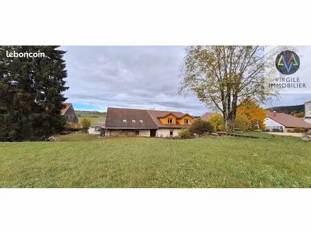 ferme à rénovée à métabief sur 1536m² de terrain constructible