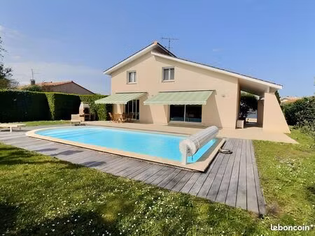 maison 6 pièces 150 m²