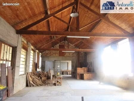 maison 1 pièce 250 m²