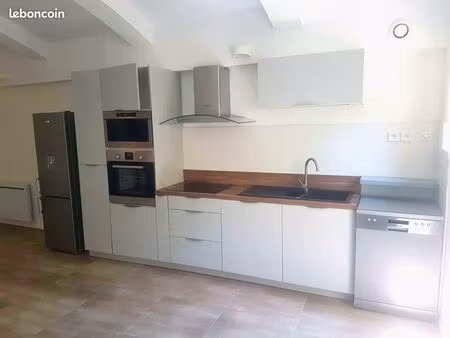 grand t2 très calme 60 m2 sur propriété 1900 m2