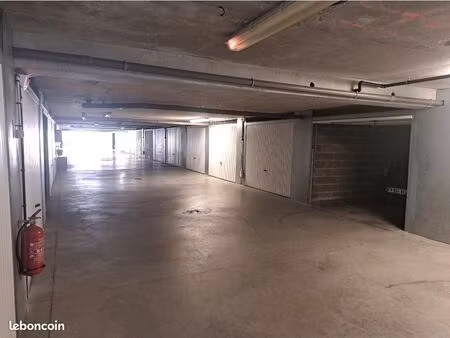 vend garage fermé á hettange grande