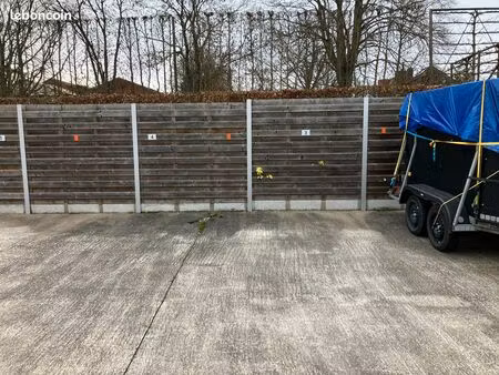 parking sécurisé non couvert