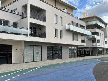 local 109 m² épron