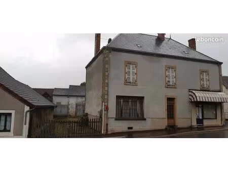 maison située au coeur du village