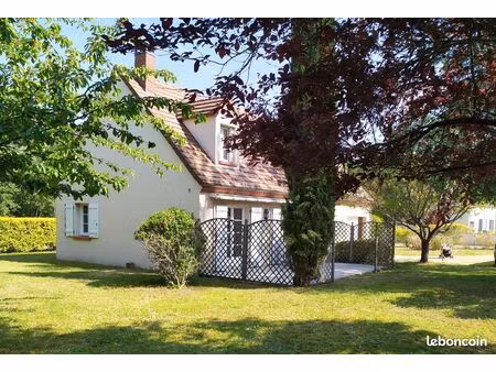 maison familiale proche du centre de donnery