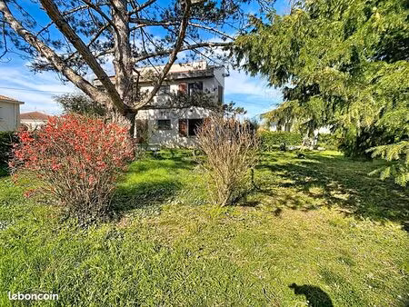 maison 6 pièces 184 m²