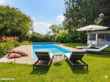 ☀️ plain-pied bressan rénové : votre oasis de 3 287 m² avec piscine et vue sur le jura dan