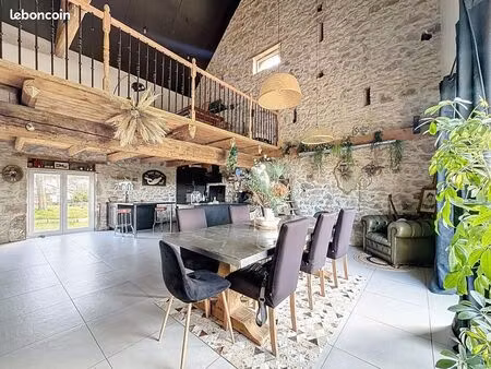 maison 7 pièces 220 m²