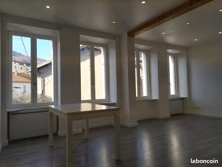 duplex rénové – suite parentale – faibles charges – volumes atypiques