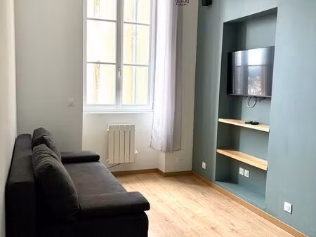 loue t2 meublé avec place de parking