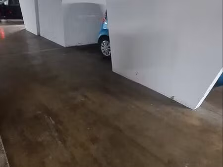 à vendre– place de parking esplanade