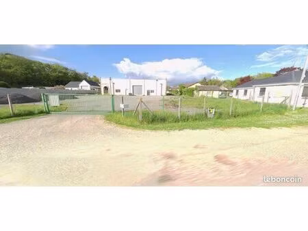 location local commercial