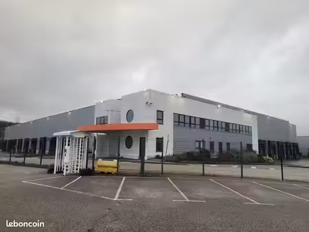 local d'activite 6617 m² val de reuil
