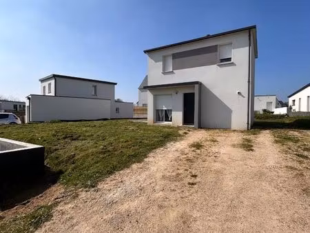 maison 74 m² mellac