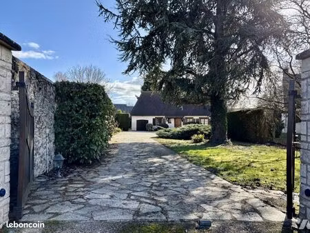 maison 6 pièces 205 m²