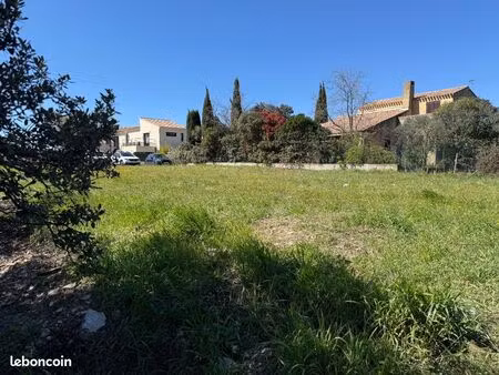 terrain 1200 m² tavel