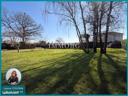 terrain constructible de 717m²