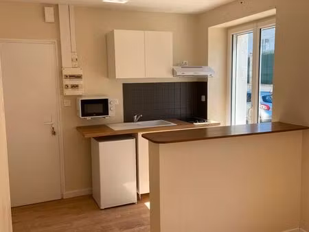 studio meublé de 21m² en rdc à beaugency  proche centre ville et gare sncf