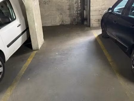 place de parking sécurisée paris 9