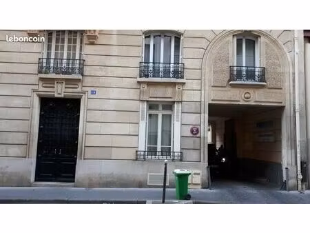 location parking - 114 rue des moines paris 75017