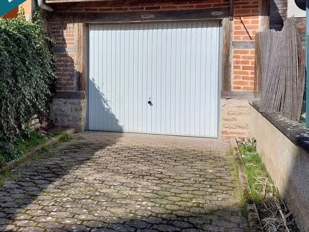 parking/box 112 m² romenay