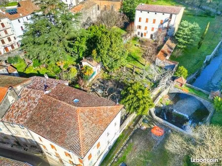 propriété 50 pièces 900 m²