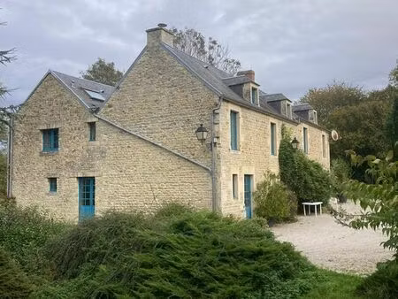 propriété de caractère avec grandes dépendances – 250 m² habitables – 1 3 ha – axe caen / 
