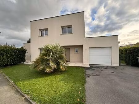 vente maison à laval (53000) : à vendre / 180m² laval